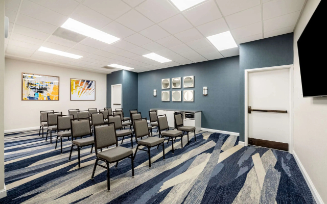 Comfort Suites Chesapeake - Norfolk