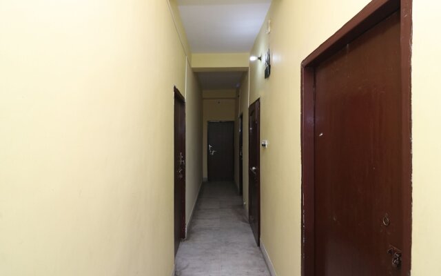 Astoria House by FabHotel