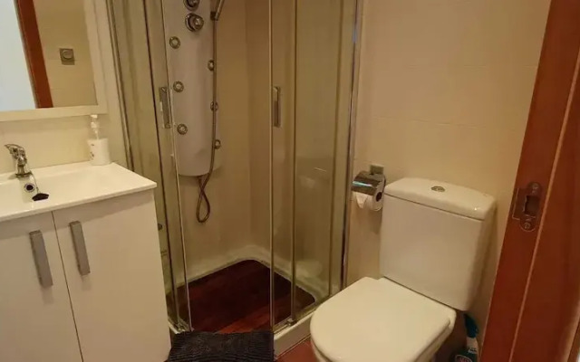 Lovely 2 Bedroom, 2 Bathroom Apartment With Pool
