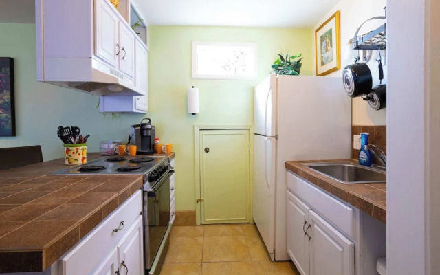 Mariposa Monarch Walk to River