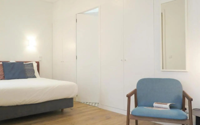 Chiado modern apt with ac elevator green terrace