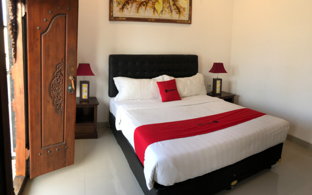RedDoorz Plus near Dreamland Beach
