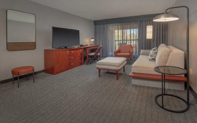 Courtyard by Marriott Frederick