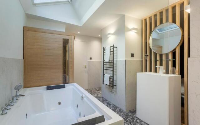 Suite Romantique - Sauna et Balnéo