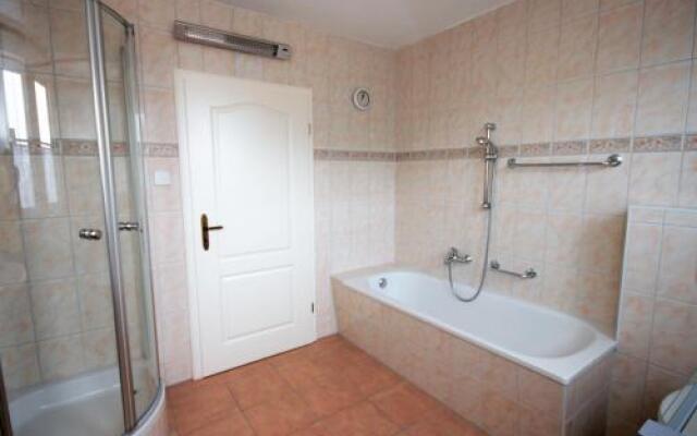 Reetdachhaus "Strandhaus Sterni"