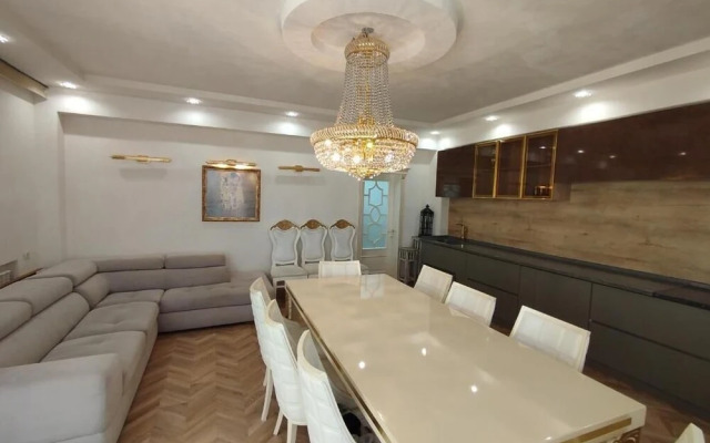 Baku Lake view 3 bedrooms apartment