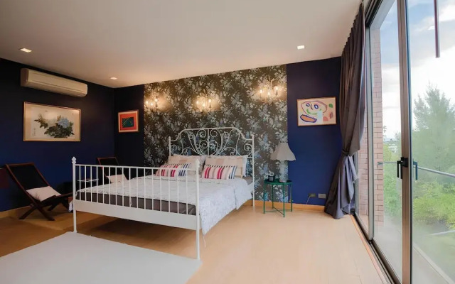 Sandbox frontbeach villa4