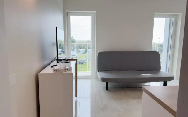 Seafront Modern Farmont Flamingo Suite