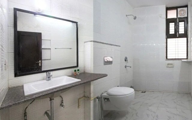 OYO 7526 Rising Star Sec 45