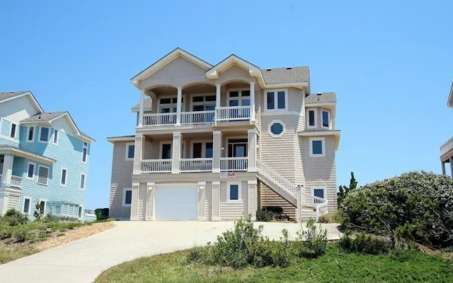 Wellfleet - 6 Br Home