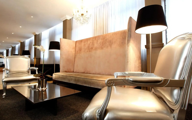 Manhattan Hotel