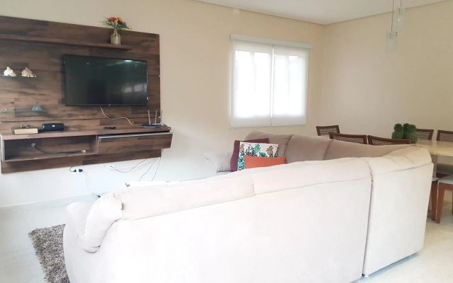 LINDA CASA TERREA UBATUBA - piscina, wifi, AC, churrasqueira, praia Lagoinha