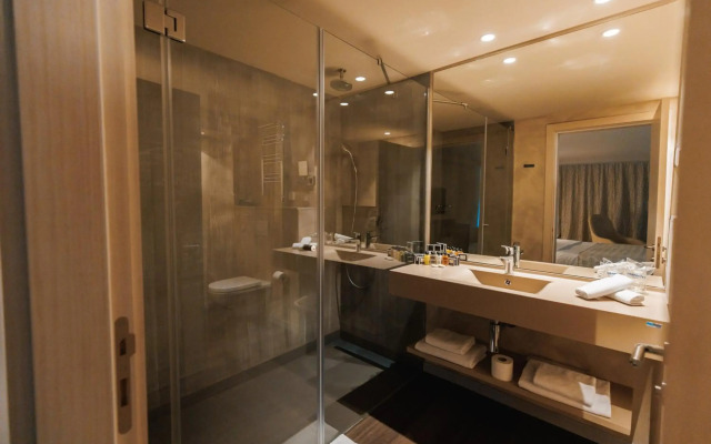 Palmon Bay Hotel & Spa