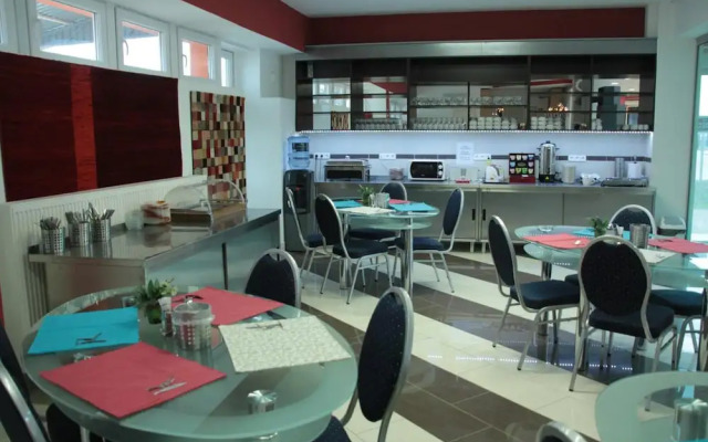 Tisza Corner Hotel