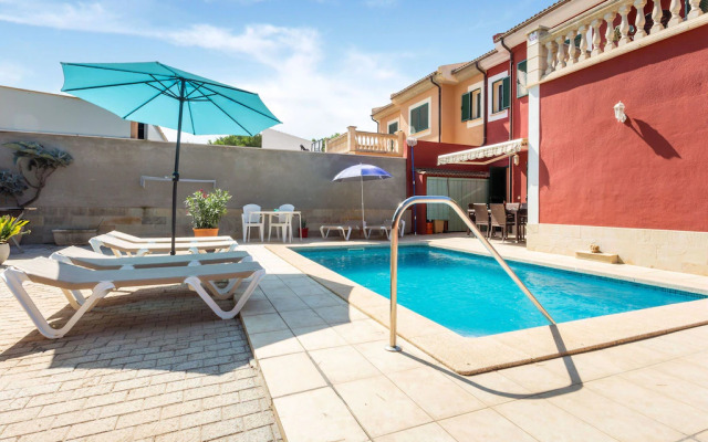 Villa in Tolleric With Private Pool