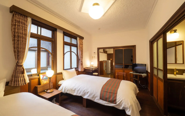 Inase Otsu Machiya Bed & Breakfast