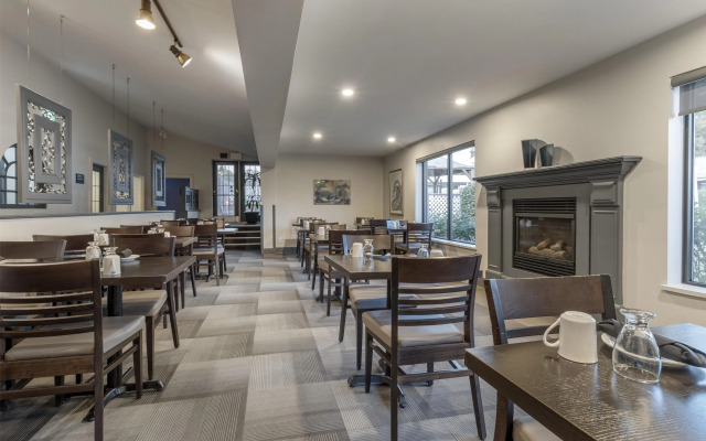 Danny’s Hotel Suites, SureStay Collection by Best Western