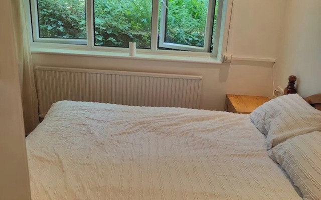 4 Guests - Bbq - Parking - Garden