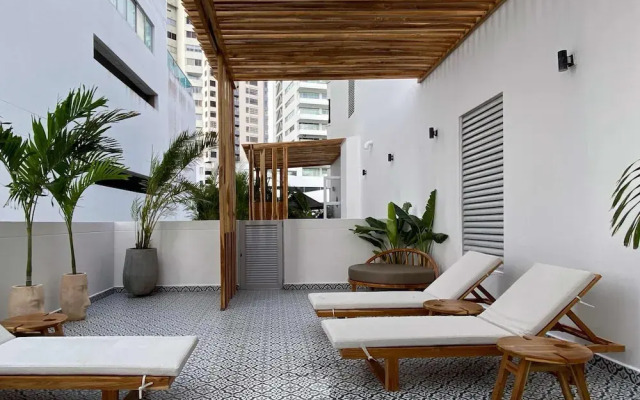 w Impeccable Loft w Charming Terrace in CTG