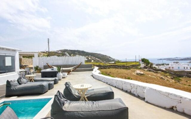 Anixi Lounge Suites - Adults Only