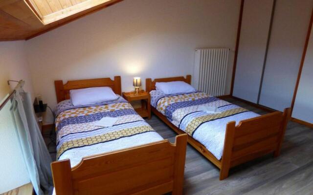 Gite Apinac, 3 pièces, 4 personnes - FR-1-496-122