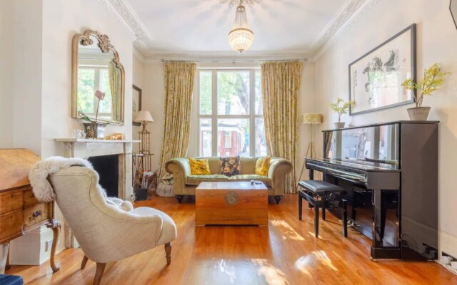Stunning 3 Bedroom Home in Islington