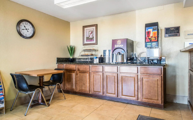 Rodeway Inn Pueblo