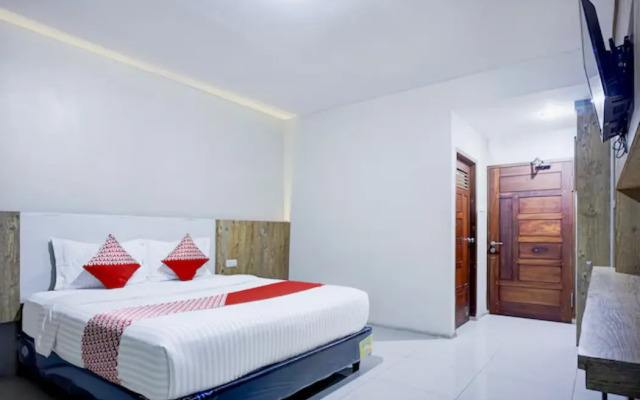 Collection O Gapura Hotel Near Parapat Penatapan Danau Toba