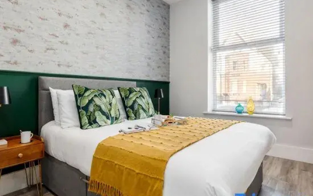 Beautiful Family Apt w/ Free Gym & Parking