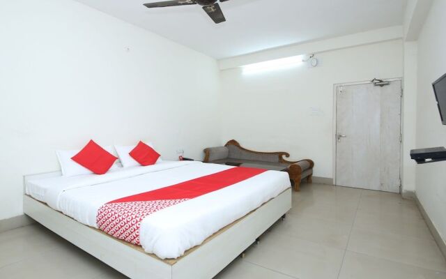 OYO 25064 Chandrika