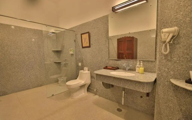 Roop Niwas Kothi, Near Mandawa