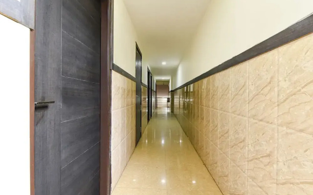 Fabhotel Sanjay Palace