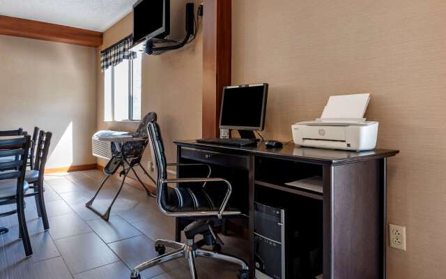 Quality Inn & Suites Warren