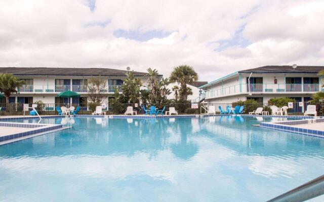 Rodeway Inn Maingate