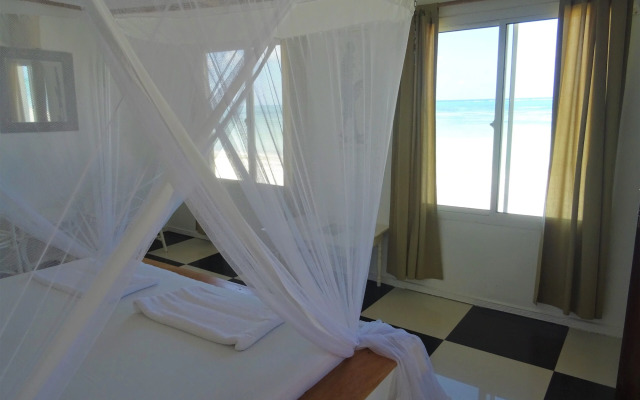 Makuti Beach Bungalows