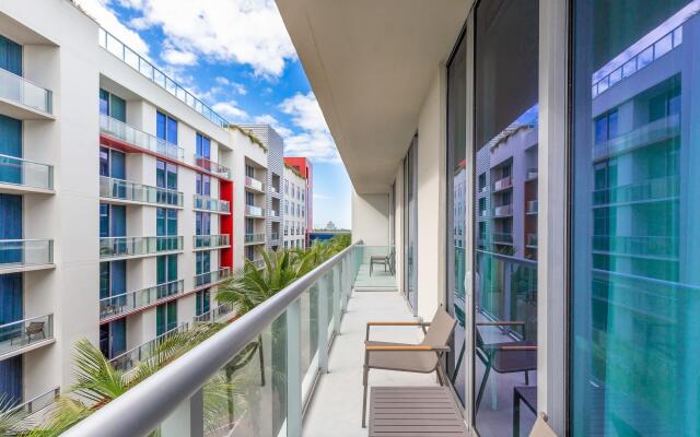 Private Luxury Condos at Costa Hollywood