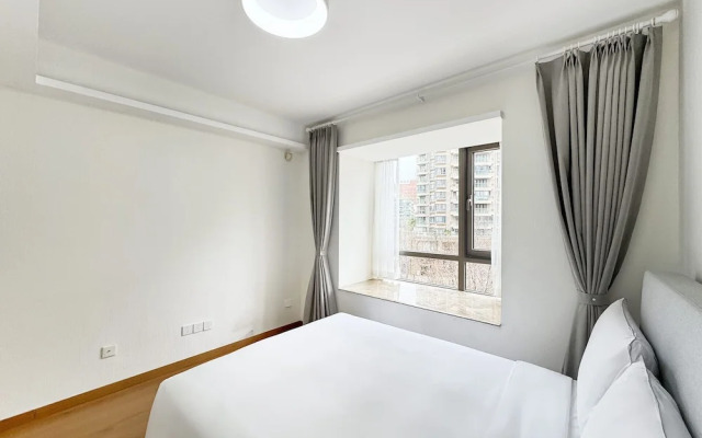 Tyms Entire bedroom Apt By Takashimaya