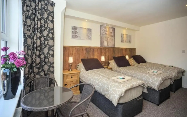 Riverside Hotel Bed and Breakfast