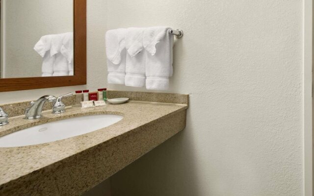 Delta Hotels by Marriott Minneapolis Northeast