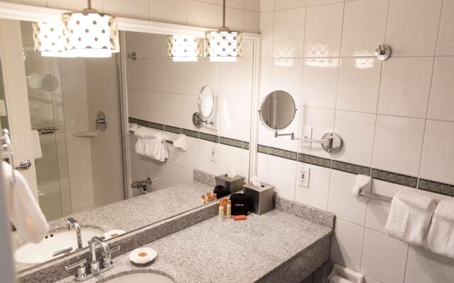 Capitol Plaza Hotel Montpelier Tapestry Collection by Hilton