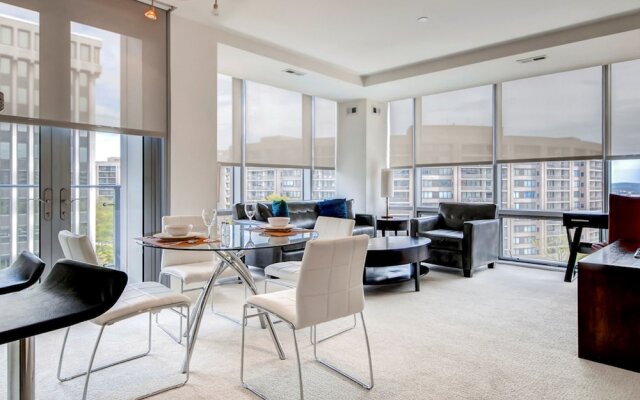 Bluebird Suites near National Airport