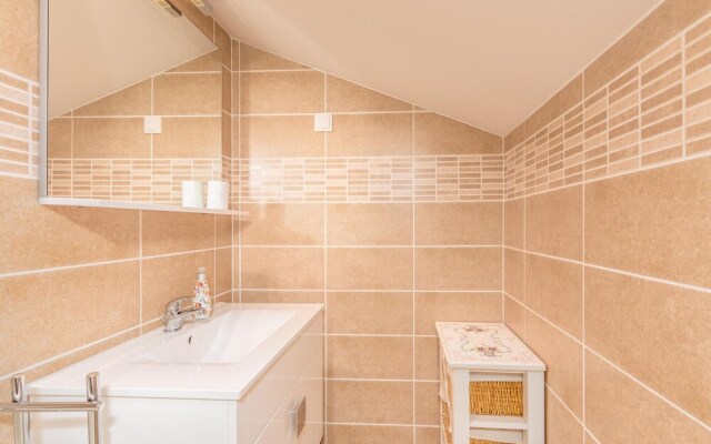 Awesome Apartment in Omisalj With Wifi and 2 Bedrooms