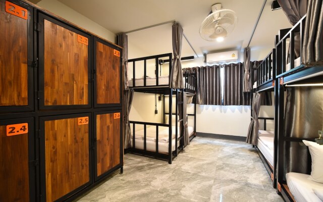 KOKO Hostel- Adults Only