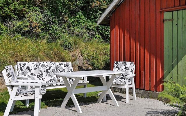 6 Person Holiday Home in Stromstad