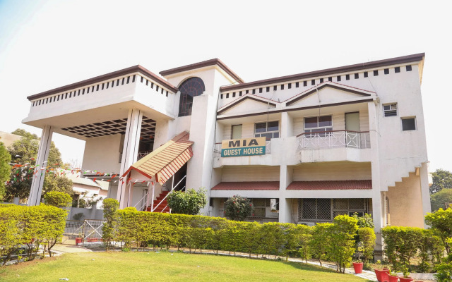 OYO 10658 Mia Guest House