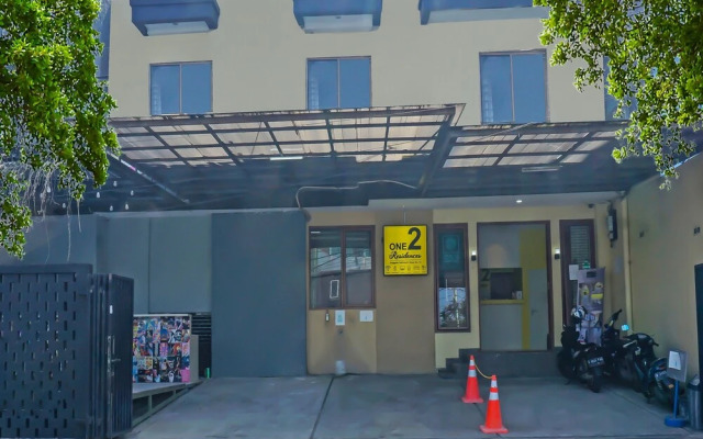 OYO 92150 One 2 Residence