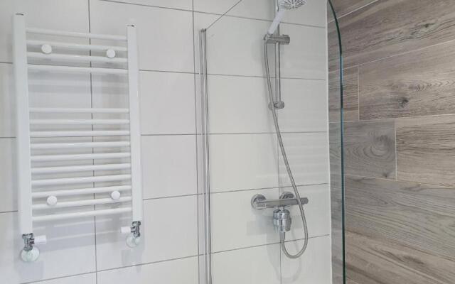 Elm Apartment by Cliftonvalley Apartments