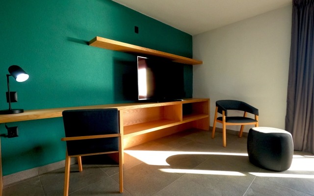 Sunrock Hotel and Suites