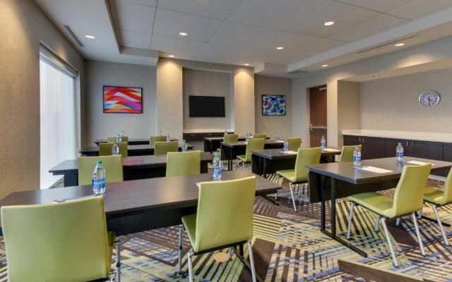 Holiday Inn Express & Suites Nashville Metrocenter Downtown by IHG