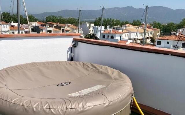 Appartement 80 m2,Port Rhodes D-2 chambres, terrasse panoramique, vue sur le canal principal d’Empuriabrava